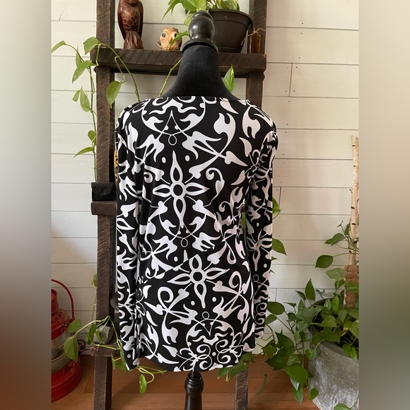 Narciso Rodriguez: Black and White Blouse - Picture 9 of 13